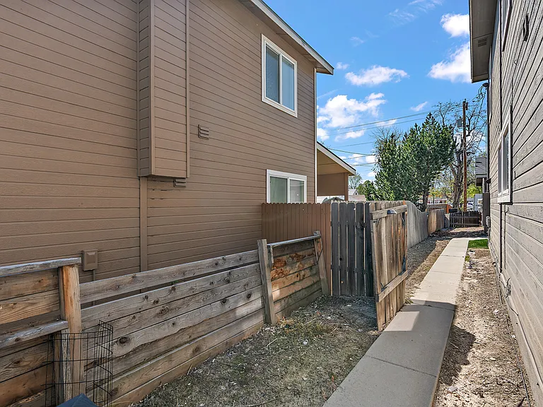 1701 S Robert St — Photo 27