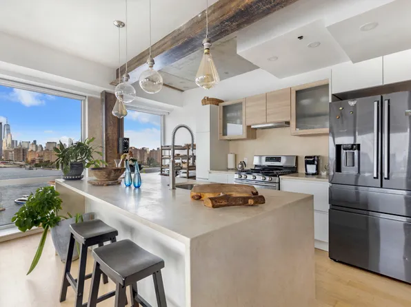 446 Kent Avenue image 3 of 12