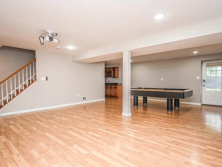 9627 Locust Hill Dr — Photo 27