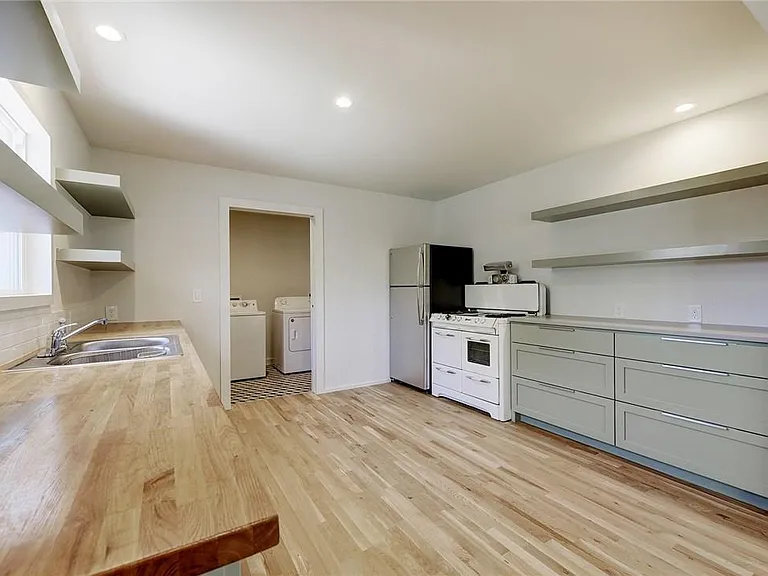 4804 Menchaca Rd — Photo 8