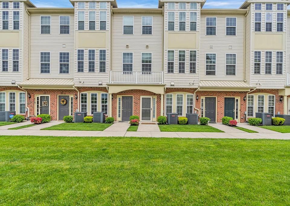 1st image of 44 Kyle Dr
