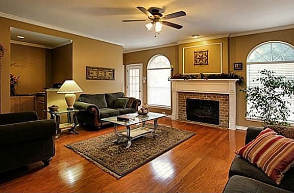 4th image of 1508 Leese Dr