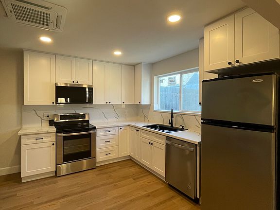 5th image of 7606 Twin Oaks Ave