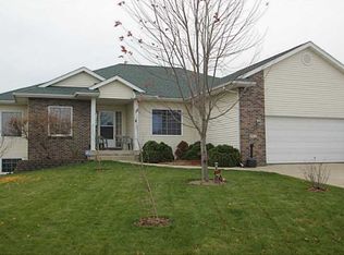 512 Circleview Dr, Atkins, IA 52206