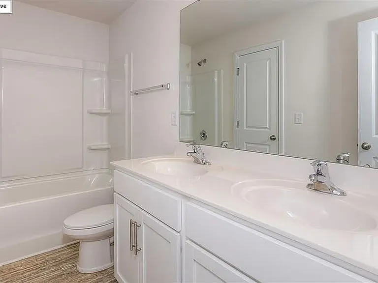 418 Grantham Ln — Photo 15