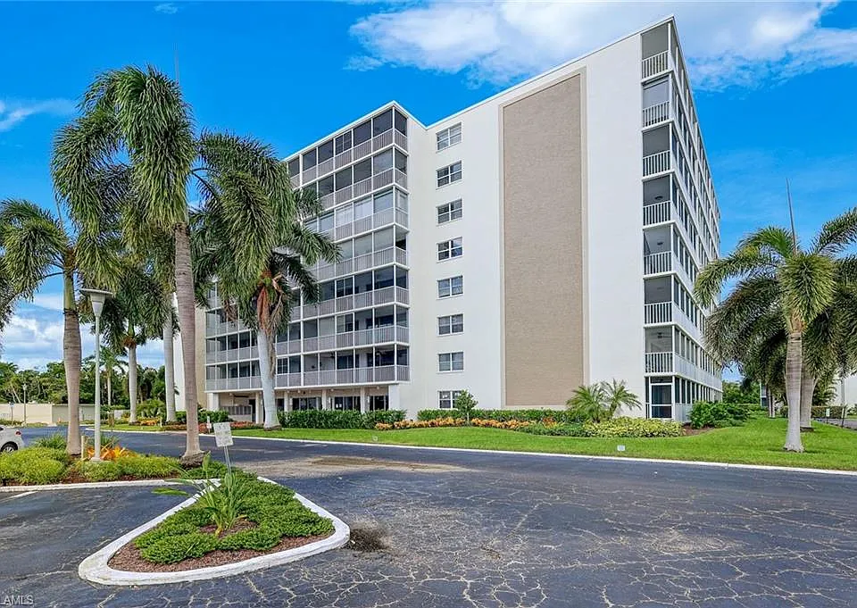 3 Bluebill Ave #206