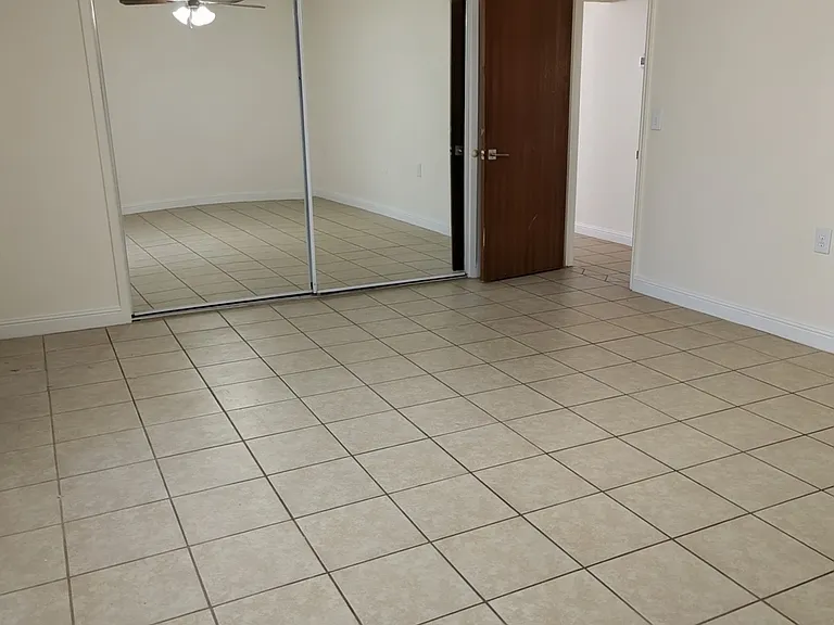 290 E Mesquite Blvd #A — Photo 11