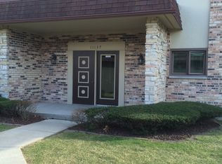 11137 East Rd #B16, Palos Hills, IL 60465