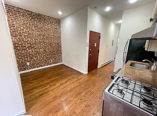 Rented by Corcoran | media 28