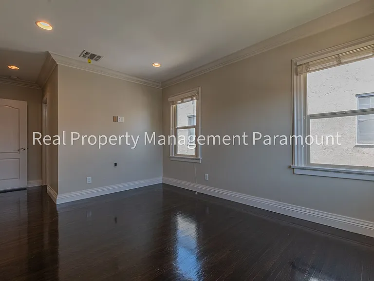1925 South Harcourt Avenue, — Photo 22