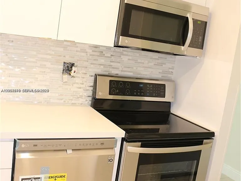 8005 SW 107th Ave #317 — Photo 6