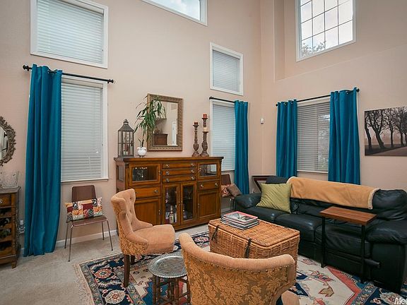 3rd image of 110 Menard Cir