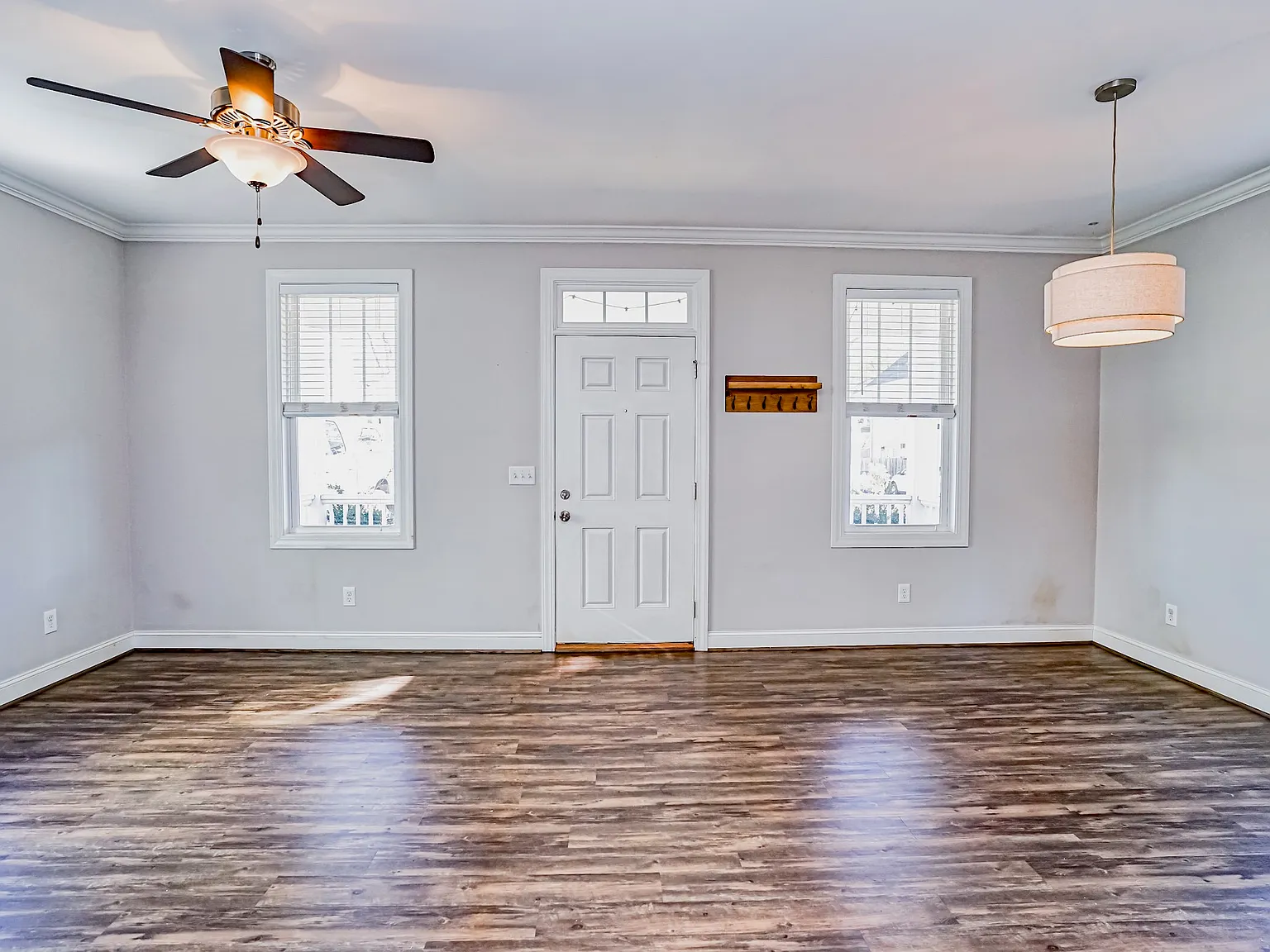 12 Lincoln Street *1 - 1 — Photo 2