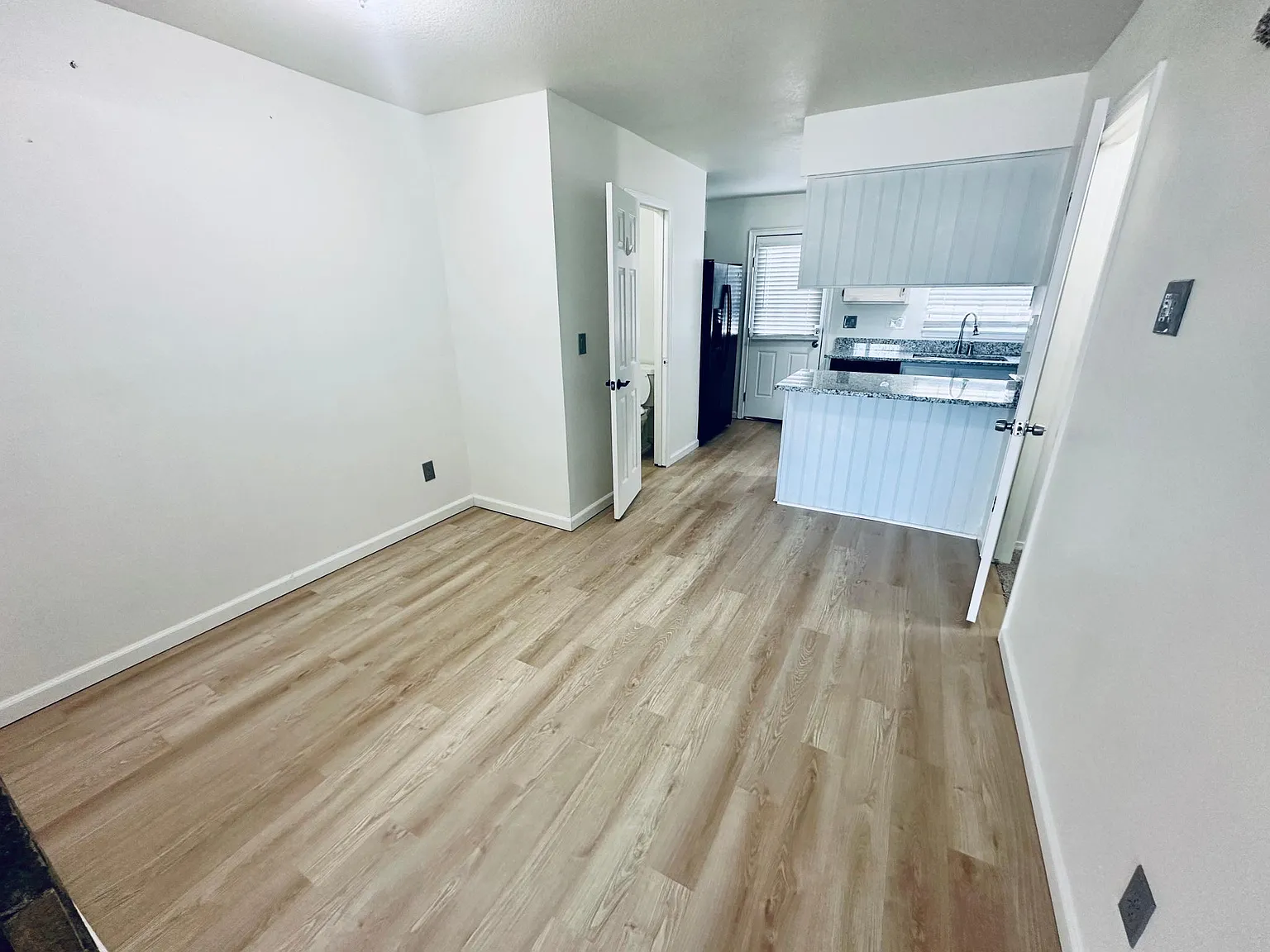 2 bed, 1.5 bath, 1102 sqft, $2,100 — Photo 3