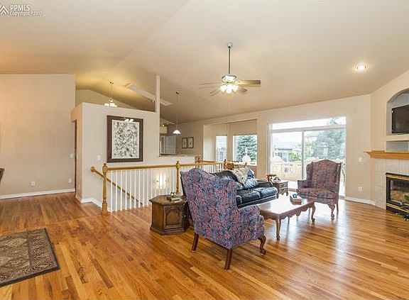 5th image of 9814 Treelake Dr