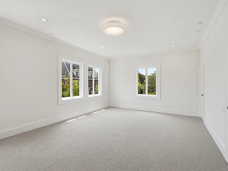 2998 Pacific Ave — Photo 40