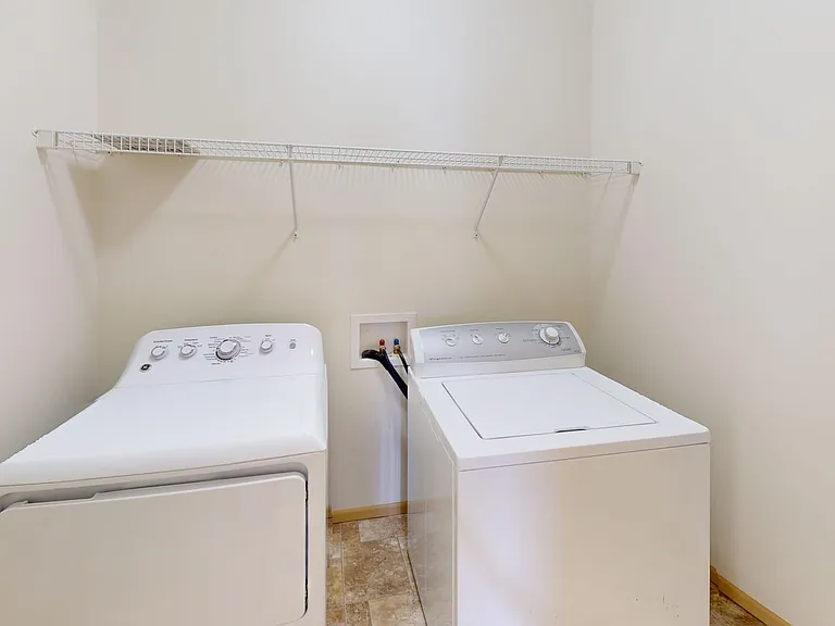 Cascades Apartments — Photo 44