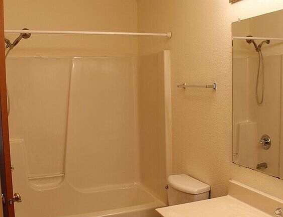 5th image of 1132 Heritage Ct