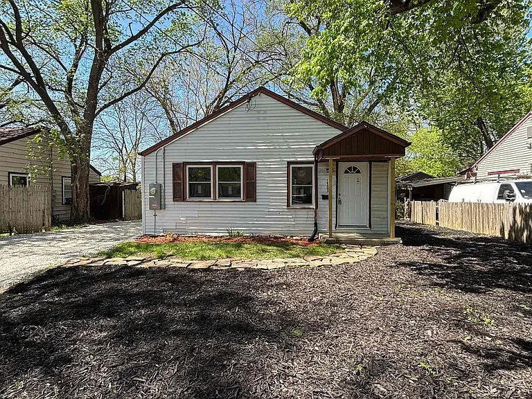 1703 N Valley Ave — Photo 9