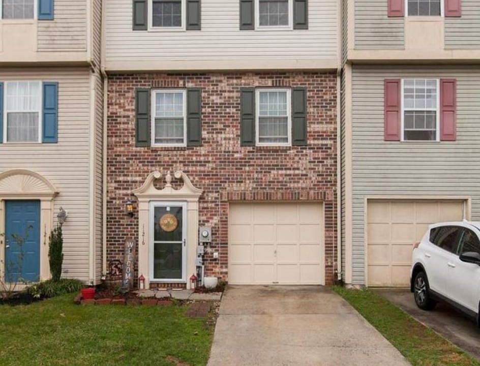 1st image of 11216 Cristins Cir