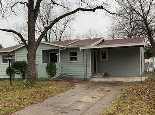 229 Oak Dr W, Hurst, TX 76053