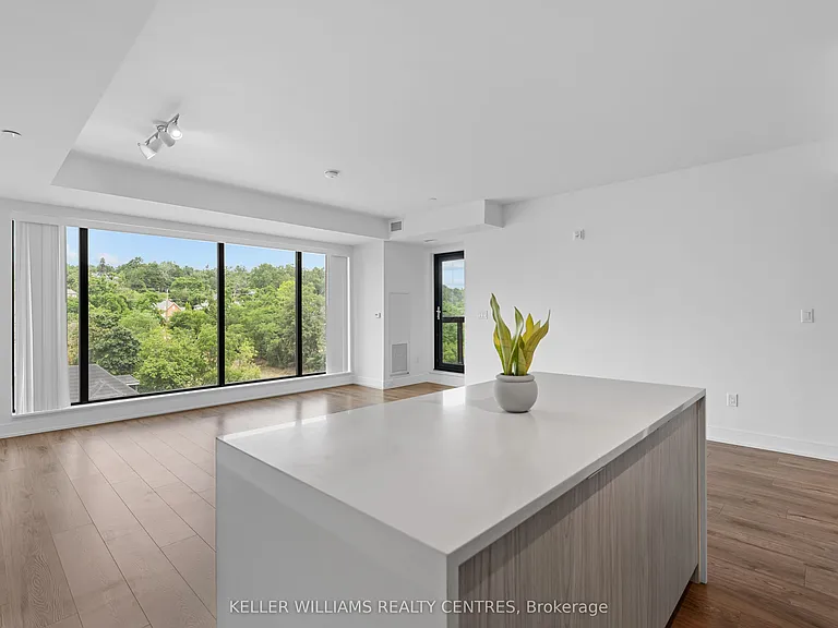 185 Dunlop St E #621 — Photo 1