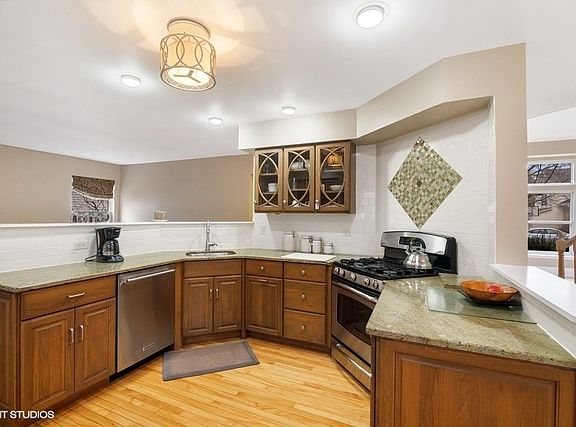 3rd image of 1339 Lily Ct