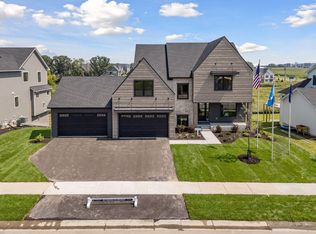 10154 Peony Ln N, Maple Grove, MN 55311