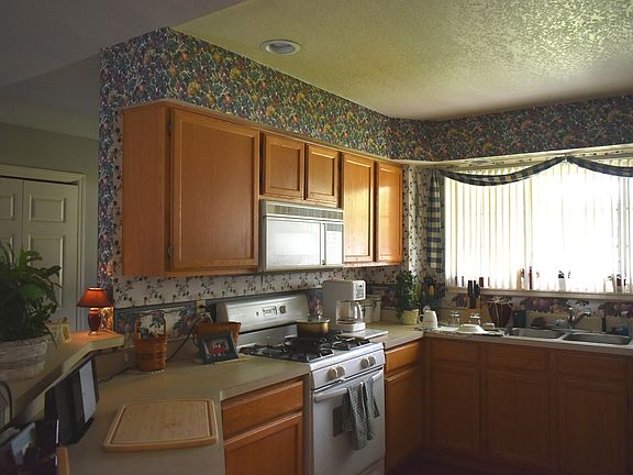 3rd image of 644 N Kennedy Dr