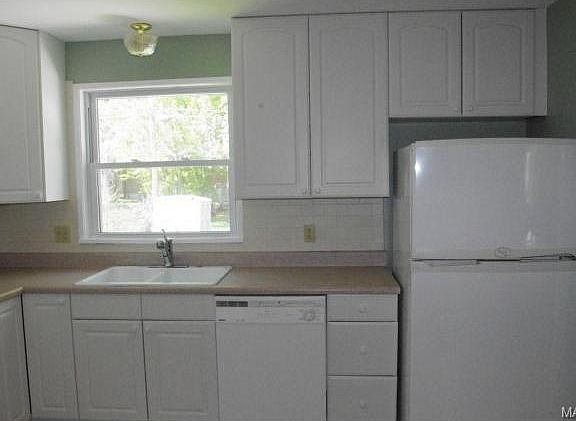 4th image of 1625 Saint Denis St