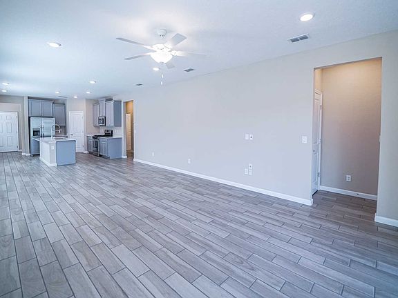 4th image of 3935 Bloomfield Ct