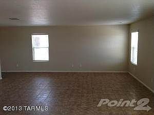 1533 W San Ricardo Great Room 2