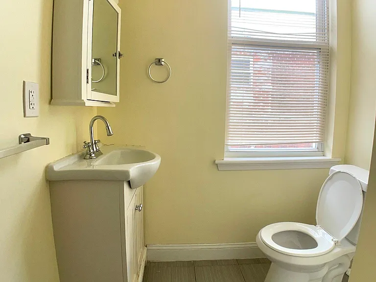 1427 W Girard Ave #3R — Photo 7