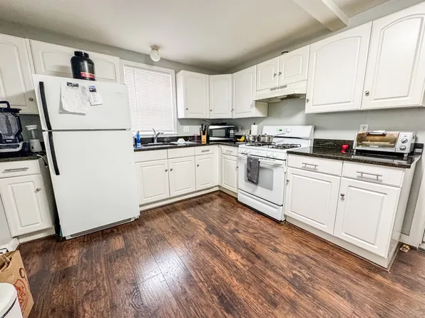 123 Willow St, Cambridge, MA 02141