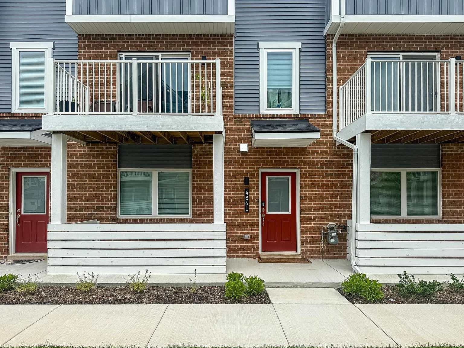 3 bed, 2.5 bath, 1644 sqft, $2,600 — Photo 3