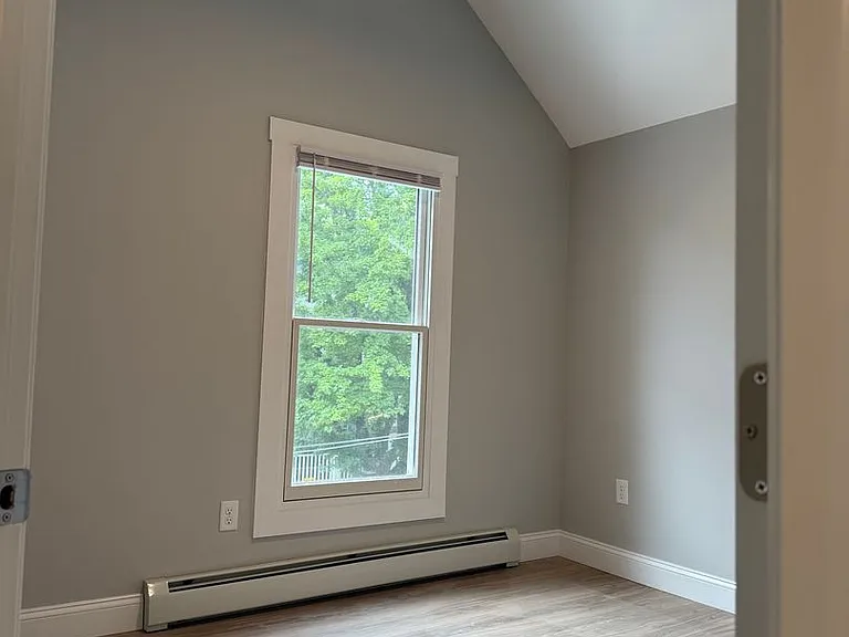 31 Marble Ave — Photo 13