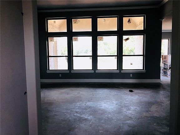 5th image of 3500 Northcrest Dr