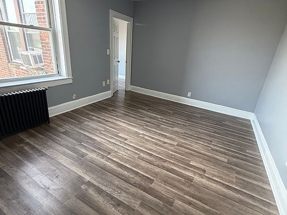 3rd image of 130 W 47th St #21F