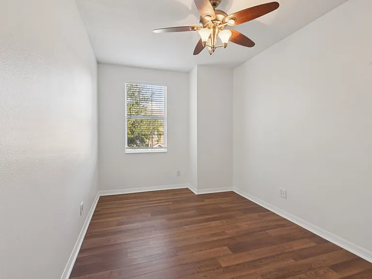 12805 Avelar Manor Pl — Photo 20