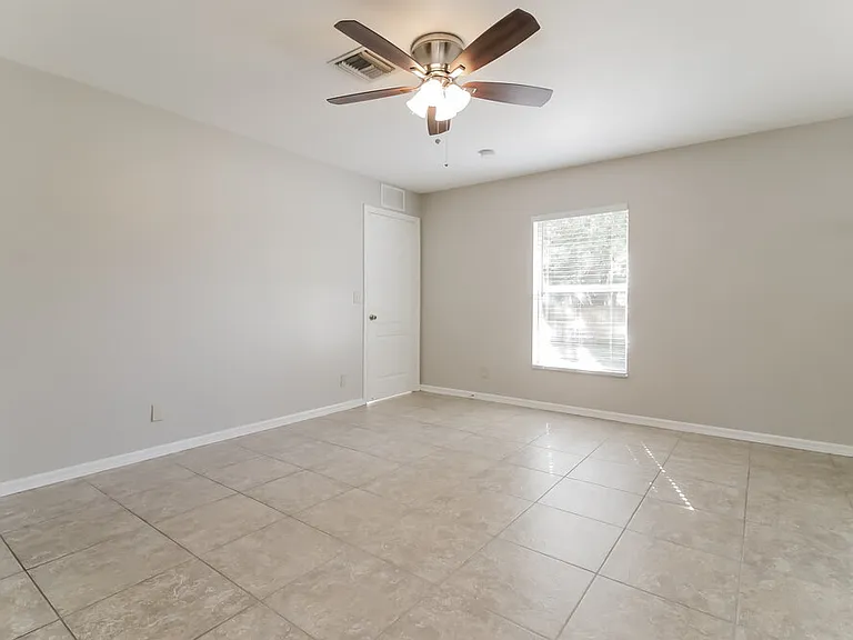 1018 SW 9th Ct — Photo 11