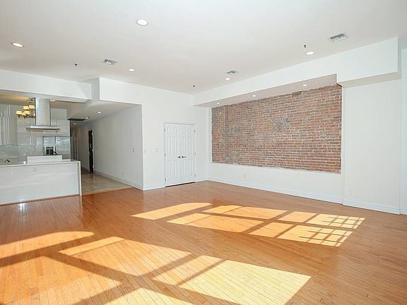 4th image of 82 Franklin St #5F