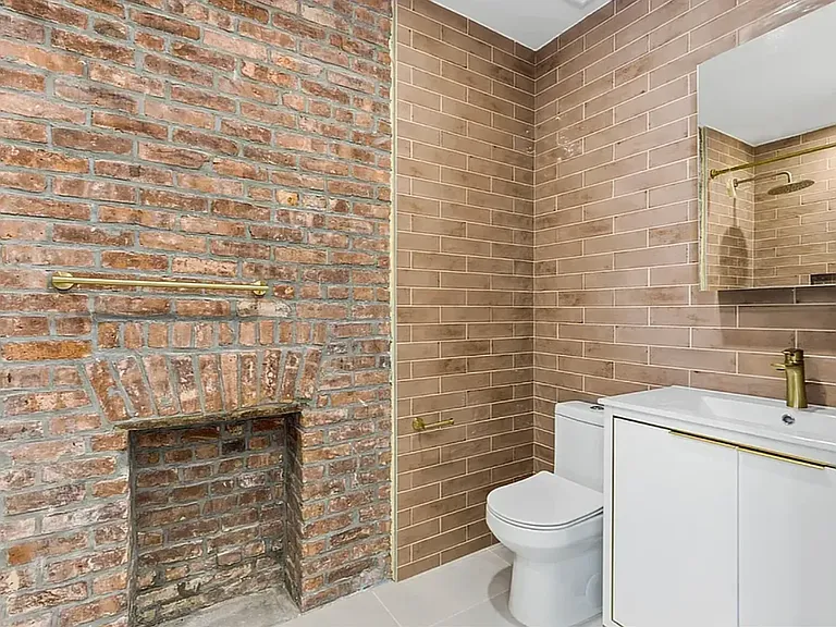 376 Montgomery St #3A — Photo 9