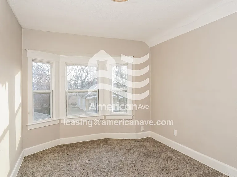 438299_007_wm_-_main_bedroom_13585017.jpg