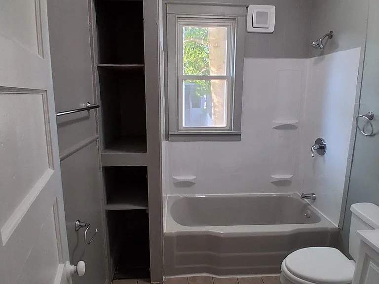 133 Farmington Ave #1 — Photo 5