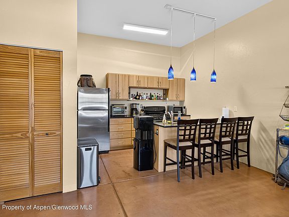 4th image of 386 W Main St APT 6
