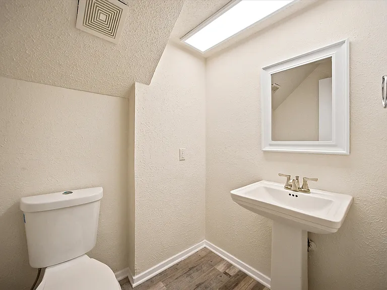 4913 Burlingame Dr — Photo 17