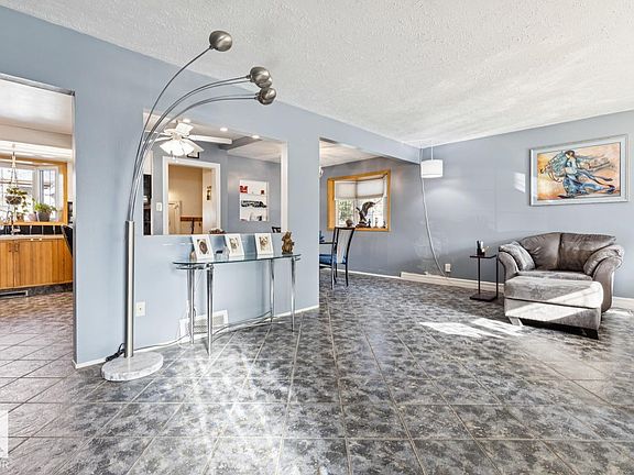 3rd image of 10830 159th St NW