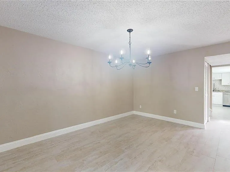 202 Pine Cone Trl — Photo 4