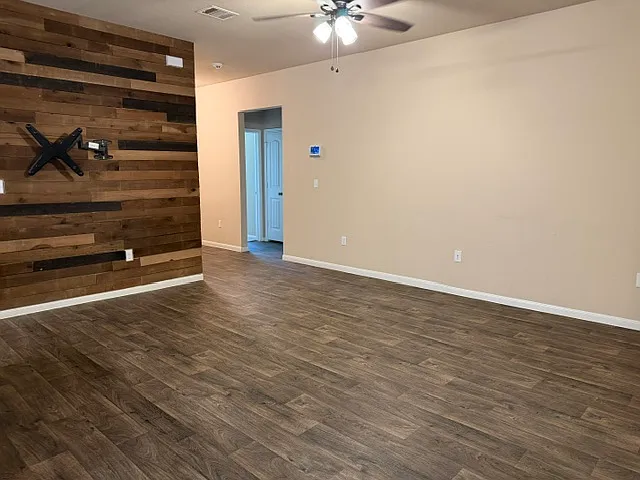 226 Hess Dr — Photo 3