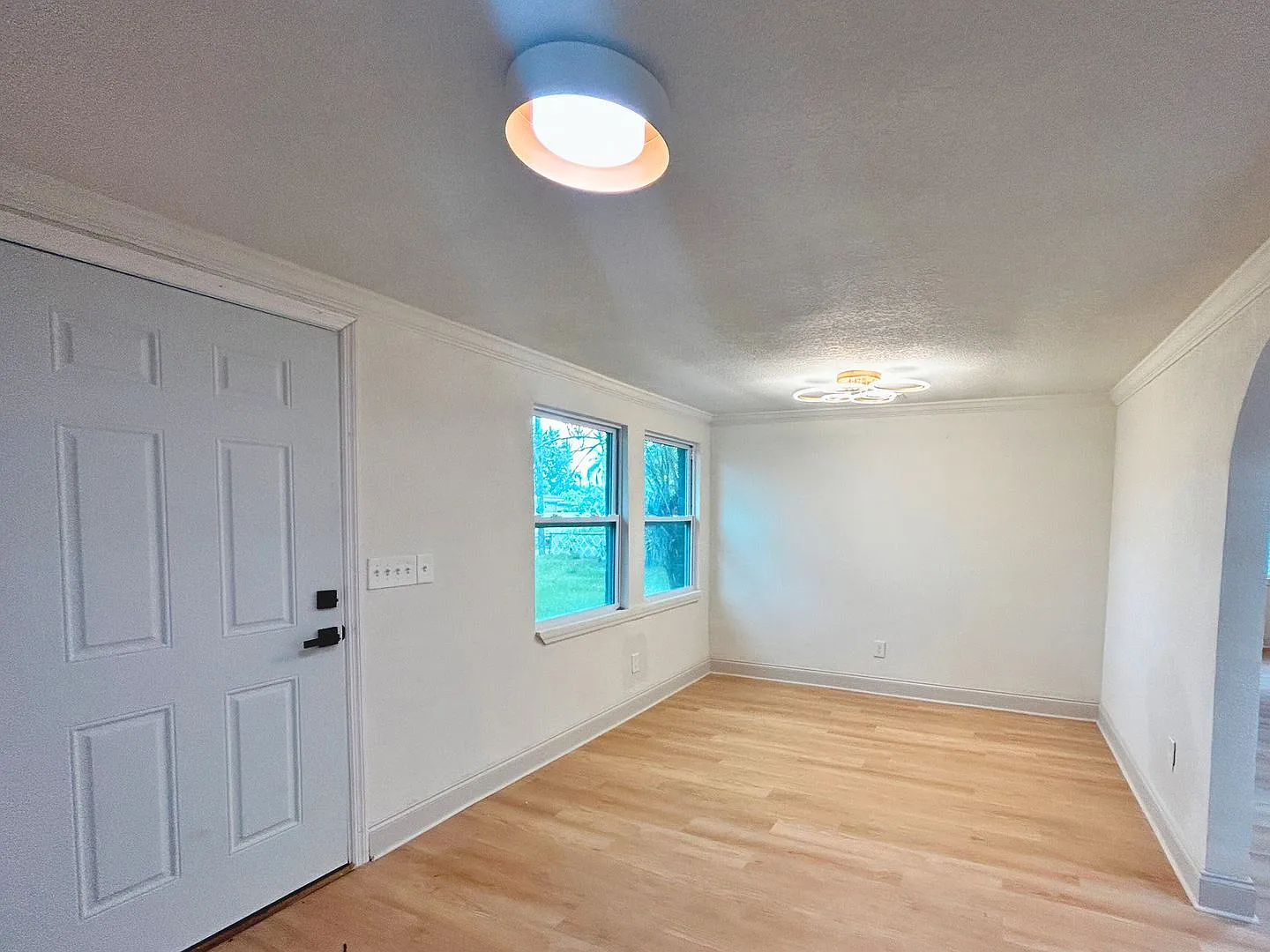 Newly Renovated 2-Bed, 1-Bath Duplex with Modern Upgrades — Photo 3